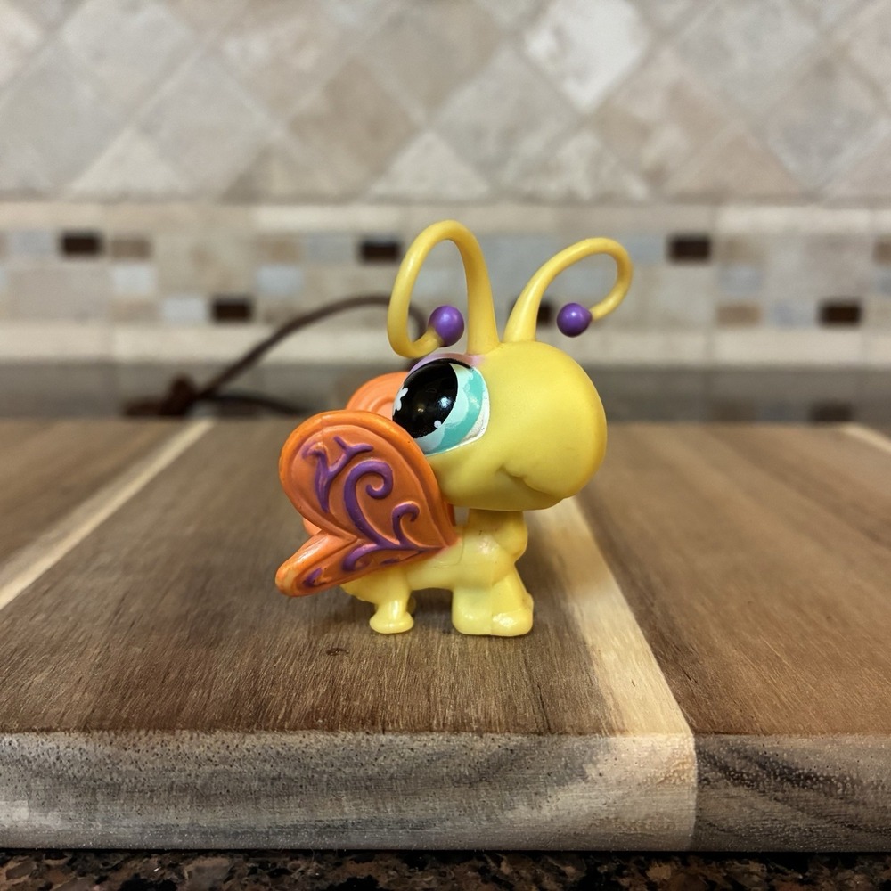 Littlest Pet Shop LPS 497 Yellow Butterfly Orange Wings Tubes Hasbro